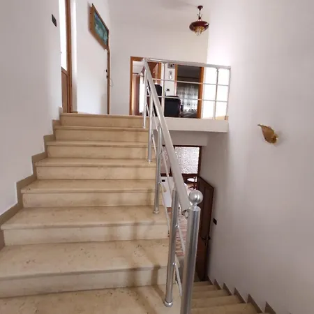Appartement Gjoni